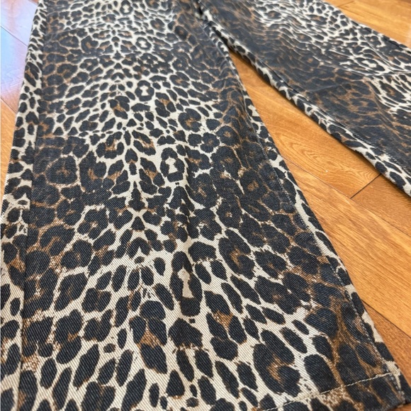 Edikted Low Rise Leopard Jeans - Picture 7 of 8